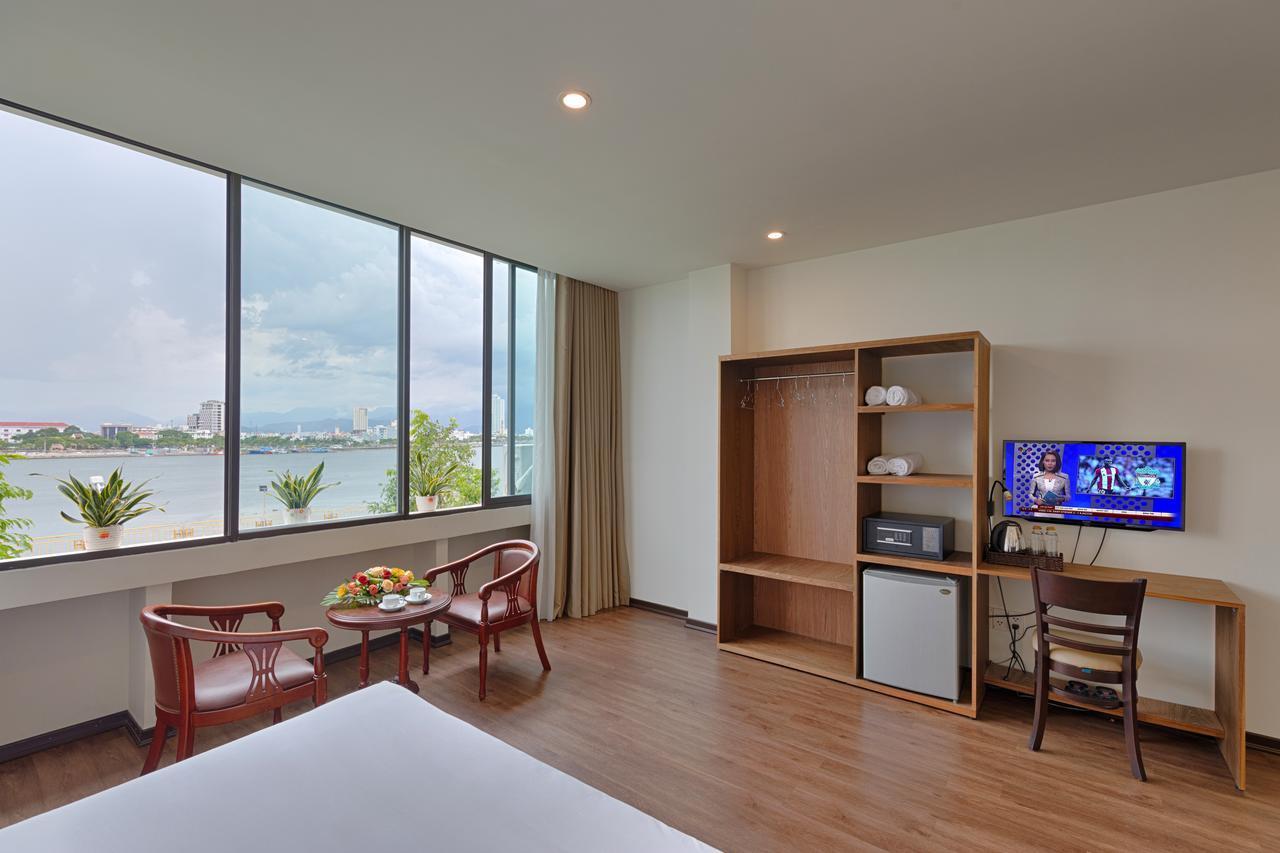 Vitalis Riverside Hotel Дананг Екстериор снимка