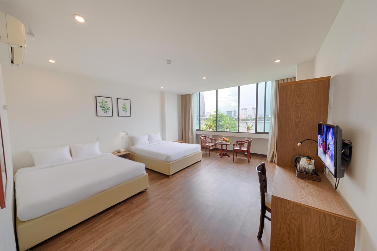 Vitalis Riverside Hotel Дананг Екстериор снимка